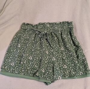 Stylish High Waist Green Patterned Shorts